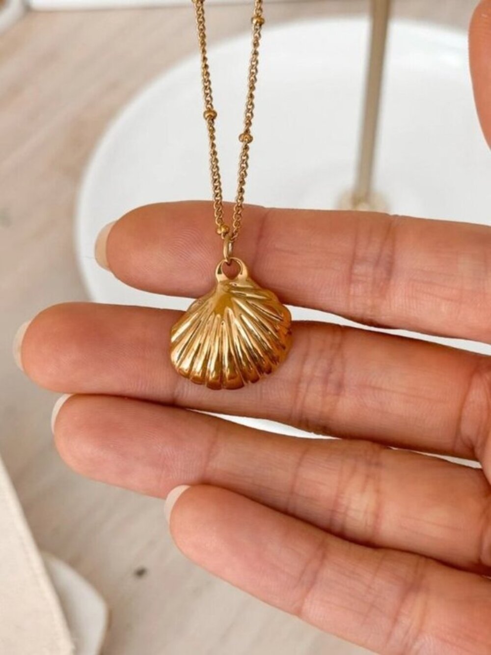 Beautiful Gold Shell Pendant Necklace on Gold Bead Chain WATERPROOF non-tarnish